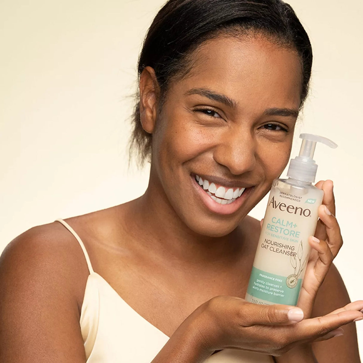 Look Alyfe Aveeno Calm + Restore Gentle Nourishing Oat Face Cleanser - 232ml