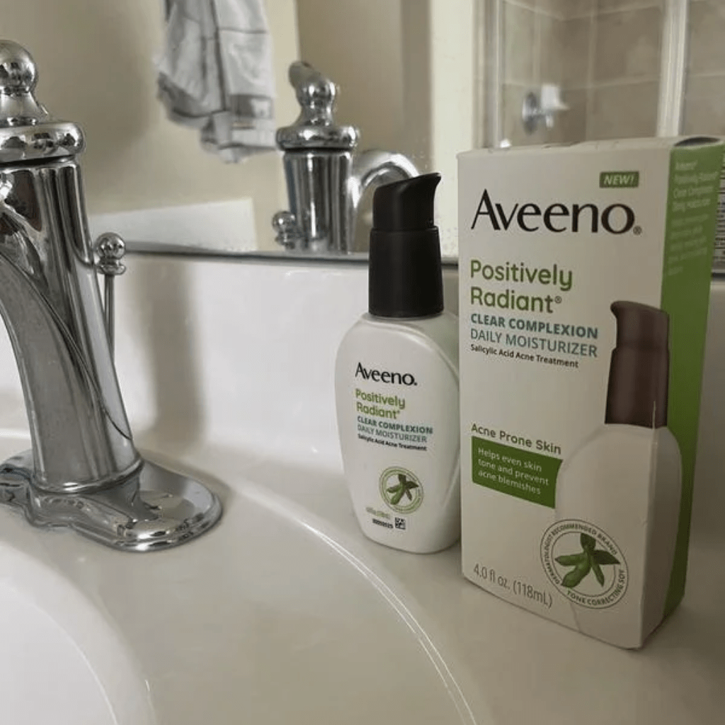 Look Alyfe Aveeno Positively Radiant Clear Complexion Facial Moisturizer - 118ml