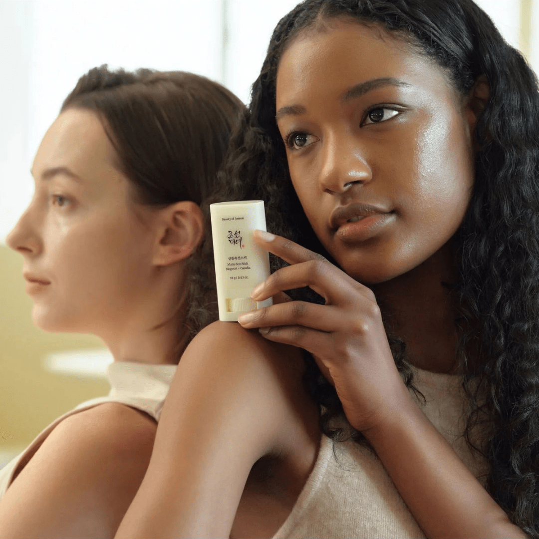 Look Alyfe Beauty of Joseon Matte Mugwort + Camelia Sun Stick SPF50 PA++++ - 18g