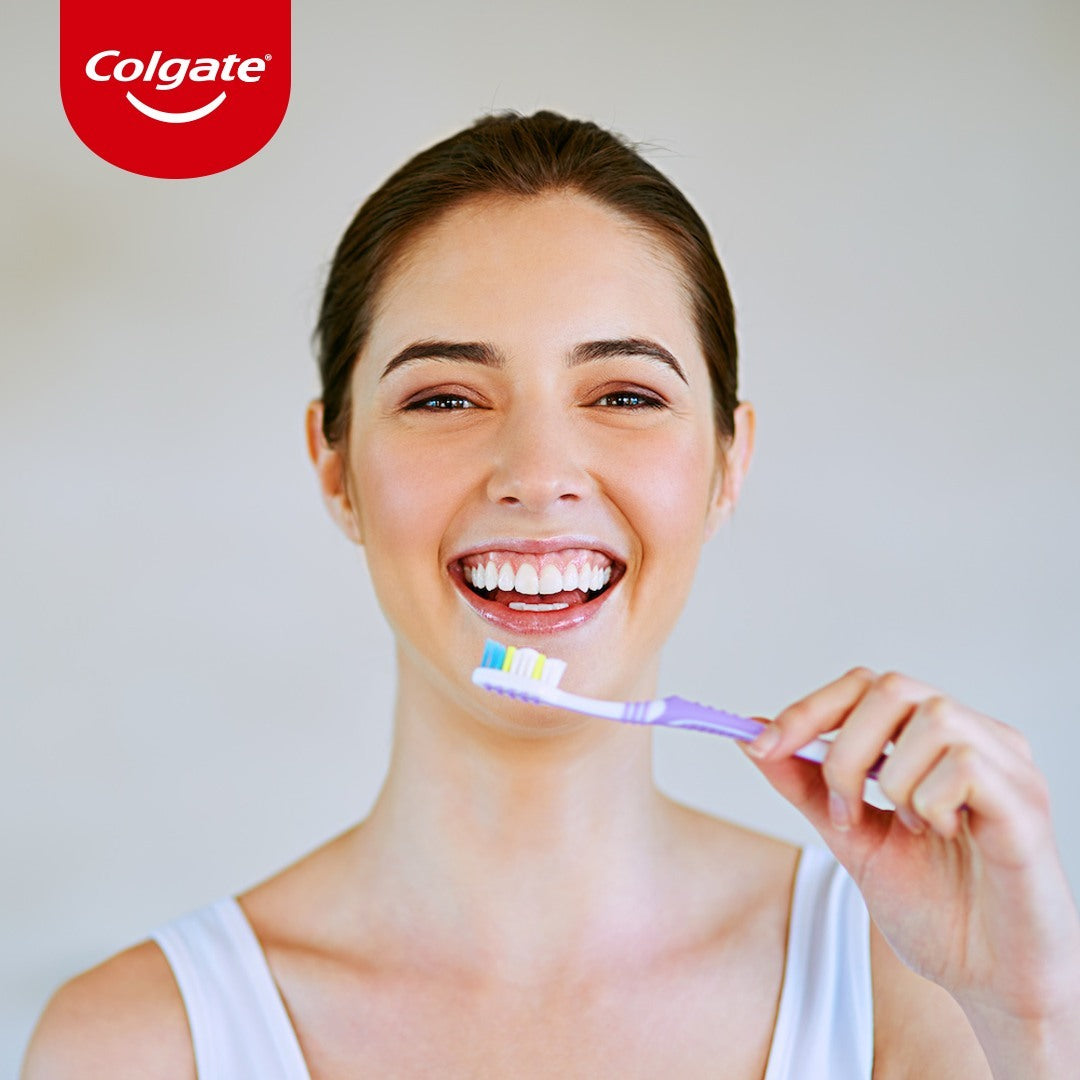 Look Alyfe Colgate Extra Clean Medium Toothbrush