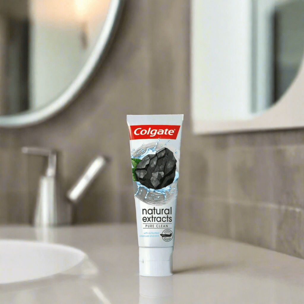 Look Alyfe Colgate Natural Extracts Toothpaste with Activated Charcoal and Mint - 75ml