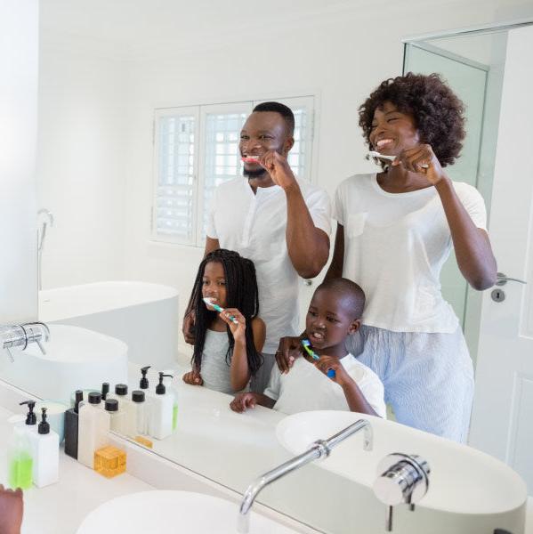 Look Alyfe Colgate Total 12 Vitamin C Multi-Benefit Toothpaste - 50ml