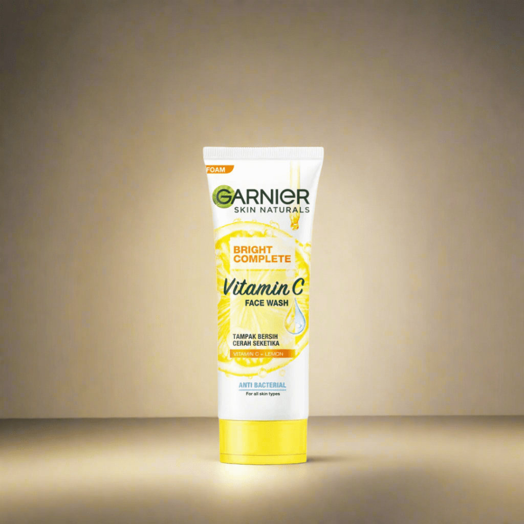 Look Alyfe Garnier Bright Complete Vitamin C Face Wash - 100ml