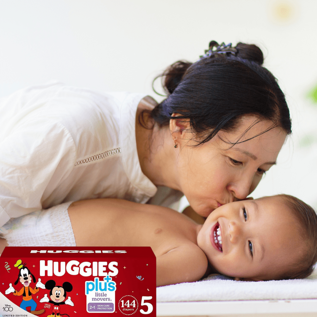 Look Alyfe J & J Huggies Little Movers Baby Diapers - Size 5