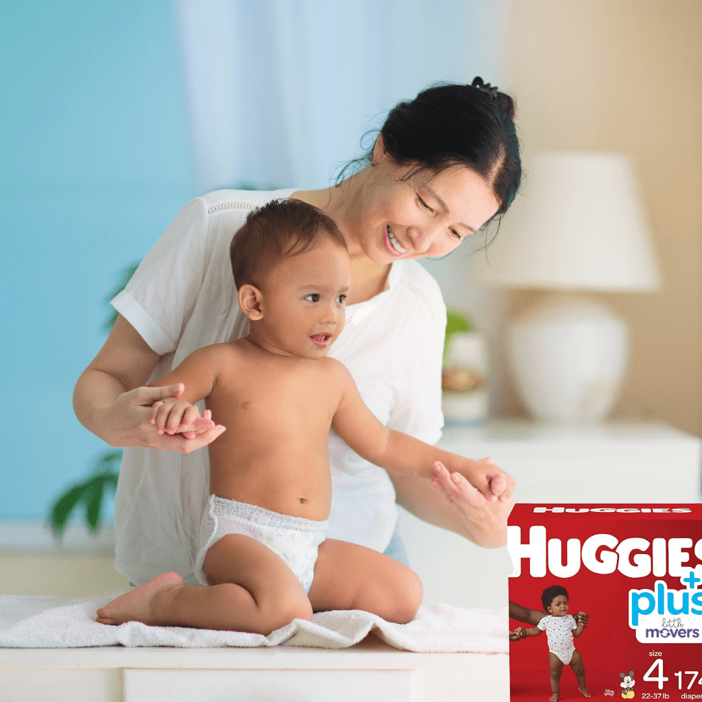 Look Alyfe J & J Huggies Little Movers Baby Diapers - Size 4