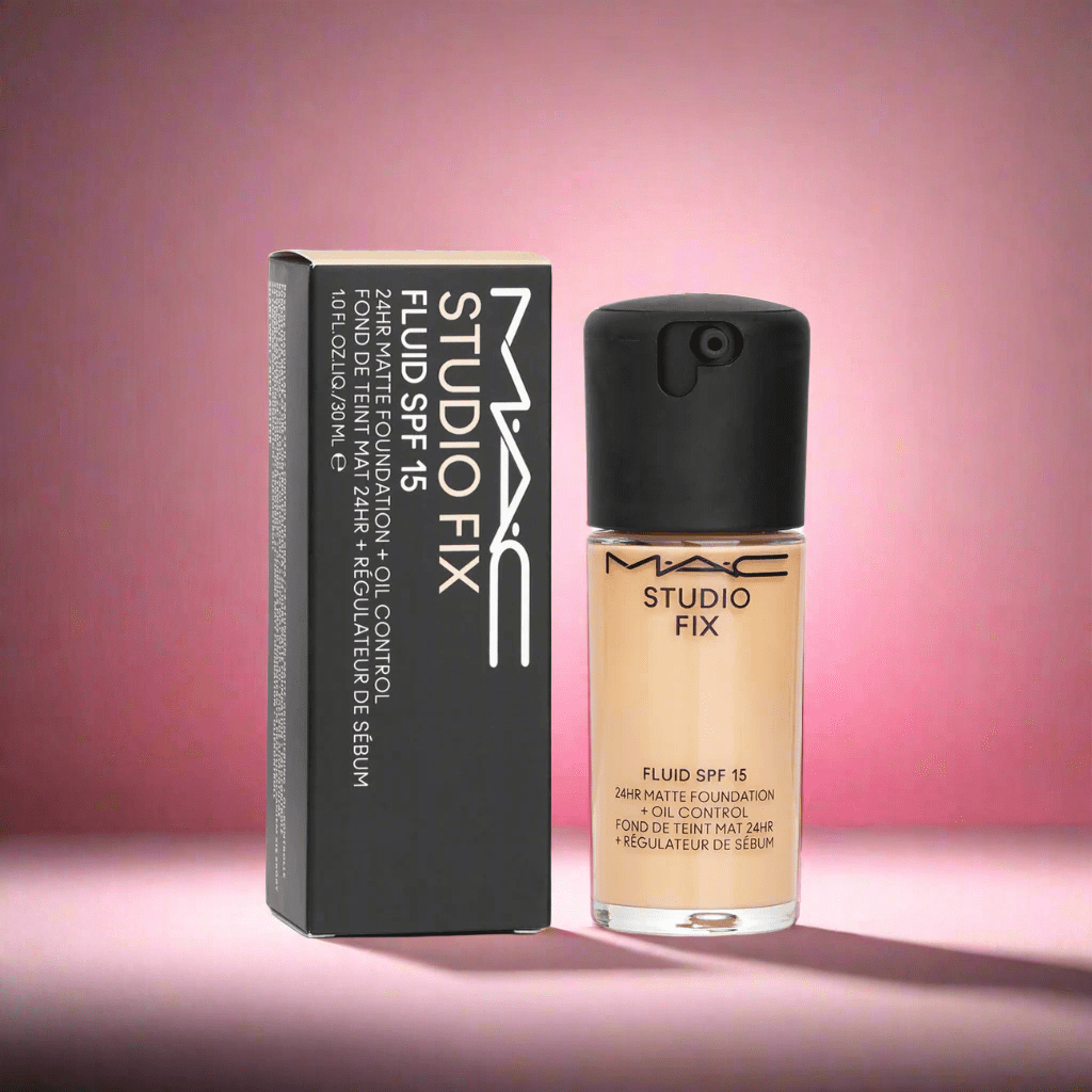 Look Alyfe MAC Studio Fix Fluid SPF 15 24HR Matte Foundation + Oil Control