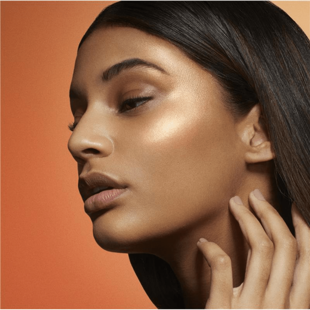 Look Alyfe Maybelline Face Studio Master Chrome Metallic Highlighter