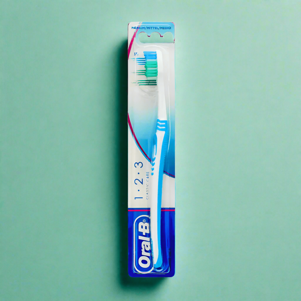 Look Alyfe Oral-B 123 Classic Care Medium Toothbrush