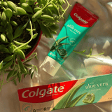 Look Alyfe Colgate Naturals Aloe and Green Tea Gum Care Toothpaste - 75ml